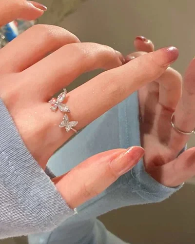 ANEL PRATA DE STRASS E DECORAÇÃO BORBOLETA 3